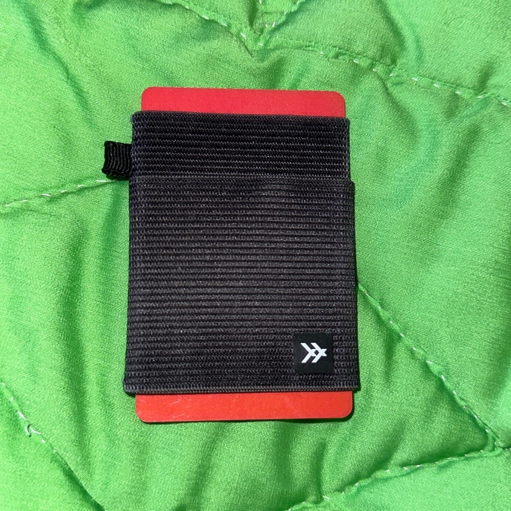 Black Threadwallet